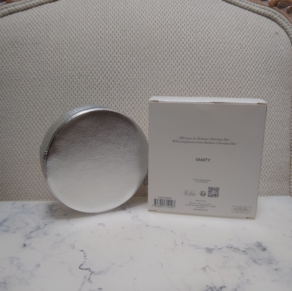 Dior Silver Makeup Round Bag Pouch Clutch New No Tag With Box - Picture 2 of 10